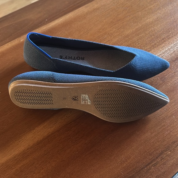 Rothy’s The Point 2 in Deep Navy - Picture 2 of 3